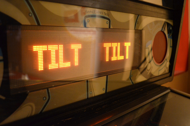 immagine di un flipper in tilt